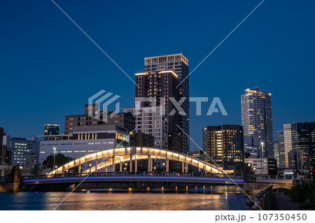 大阪中之島堂島川夜景 大阪中之島堂島川夜景 107350450