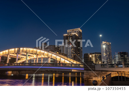 大阪中之島堂島川夜景 大阪中之島堂島川夜景 107350455