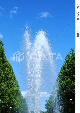 鶴見緑地公園の噴水 鶴見緑地公園の噴水 107351797