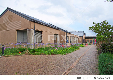 福岡県遠賀郡の総合福祉施設遠賀町ふれあいの里 107353734