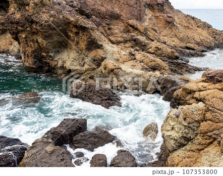 夏の日本海 由良海岸白山島のさわやかな景色 夏の日本海 由良海岸白山島のさわやかな景色 107353800