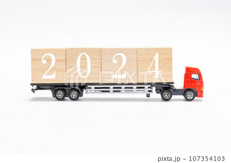 【物流】赤色のトレーラーのミニカー 2024年問題 白文字 【物流】赤色のトレーラーのミニカー 2024年問題 白文字 107354103