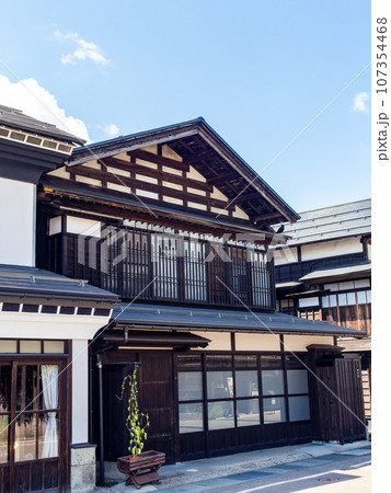 真夏に訪れた旅情豊かな古い街並みの景色 秋田県増田町 真夏に訪れた旅情豊かな古い街並みの景色 秋田県増田町 107354468