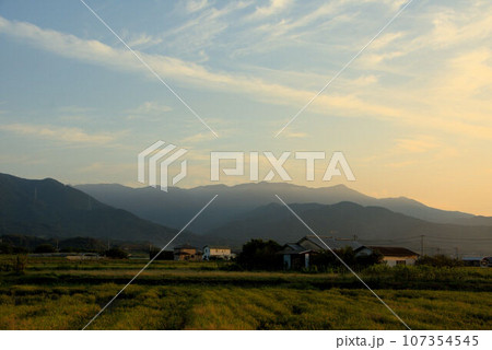 秋の夕景　糸島 107354545