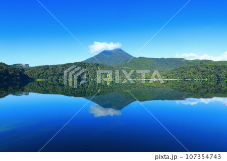 【宮崎県】高千穂峰と御池（霧島連峰） 107354743