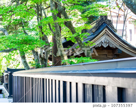 趣深い角館の武家屋敷の夏景色 歴史的街並み 趣深い角館の武家屋敷の夏景色 歴史的街並み 107355397