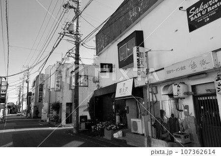福生駅前の歓楽街 107362614