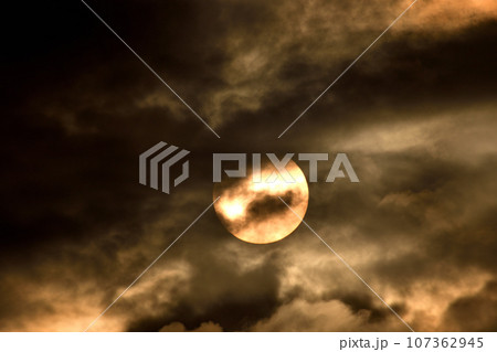 五島灘、角力灘、大角力の夕景 107362945