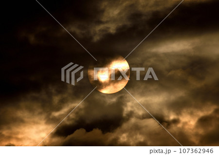 五島灘、角力灘、大角力の夕景 107362946