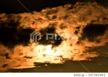 五島灘、角力灘、大角力の夕景 107362963