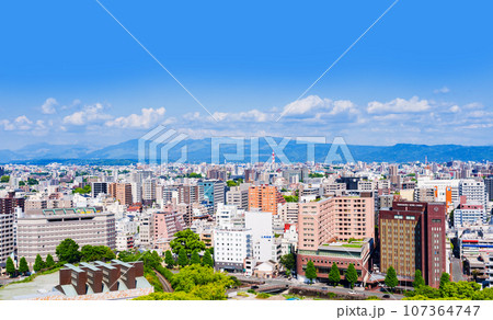 熊本 市街 の パノラマビュー 阿蘇山 を 遠景 に望む 【 九州 熊本市 の 都市風景 】 熊本 市街 の パノラマビュー 阿蘇山 を 遠景 に望む 【 九州 熊本市 の 都市風景 】 107364747