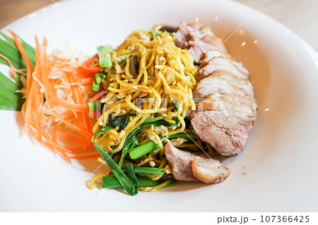 noodles with roasted duck noodles with roasted duck 107366425