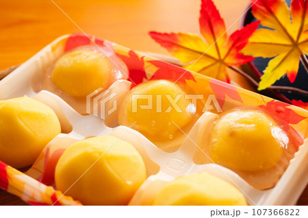 秋の味覚 栗と芋の和菓子 秋の味覚 栗と芋の和菓子 107366822