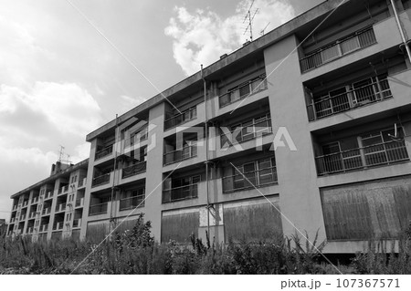 無人となった団地 107367571