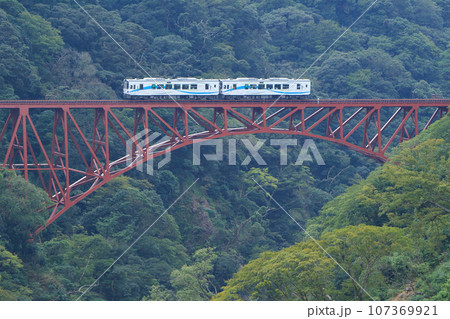 第一白川橋梁を渡るMT-4000形気動車(南阿蘇鉄道) 第一白川橋梁を渡るMT-4000形気動車(南阿蘇鉄道) 107369921