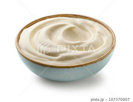bowl of sour cream 107370007