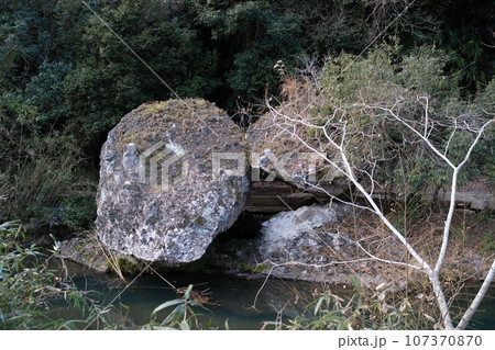 宇佐市（安心院町）　夫婦石 107370870