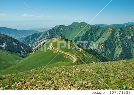 Moldo-Ashuu pass, Kyrgyzstan 107371182