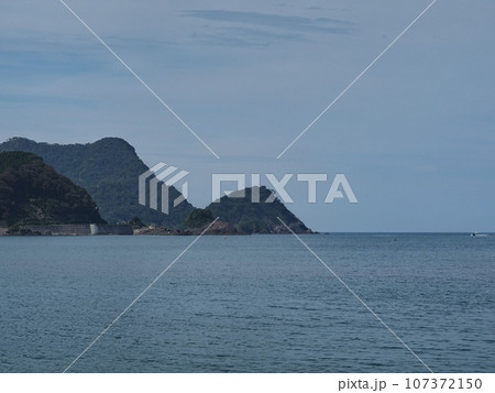 香住浜から見る日本海 107372150