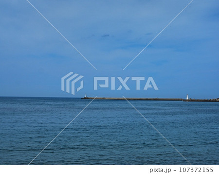 香住浜から見る日本海 香住浜から見る日本海 107372155