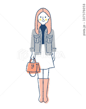 笑顔の若い女性　全身　f28 107376058