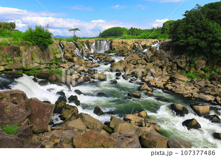【鹿児島県】晴天の曽木の滝（東洋のナイアガラ） 107377486