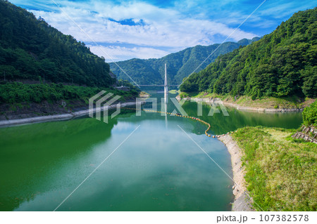 西秩父桃湖　合角ダム　天端からの風景　秩父市上吉田 107382578