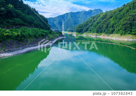 西秩父桃湖　合角ダム　天端からの風景　秩父市上吉田 107382843