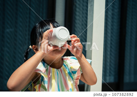 5 years old 107382892