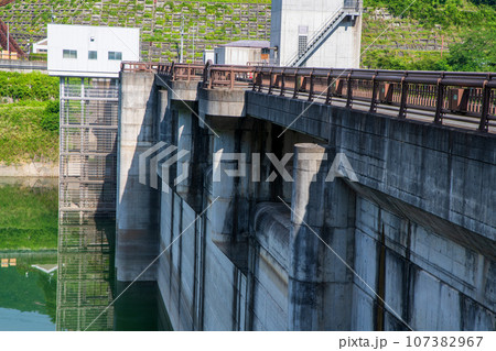 合角ダム　西秩父桃湖　天端からの風景　秩父市上吉田 107382967