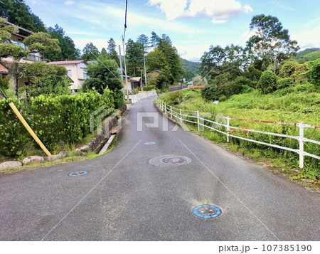 初秋の農村風景 107385190