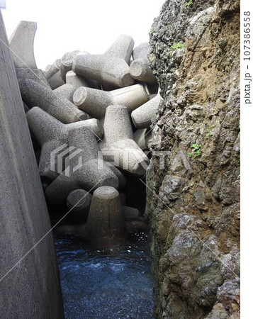 テトラポットの使用　テトラポット　コンクリート製テトラポット 107386558