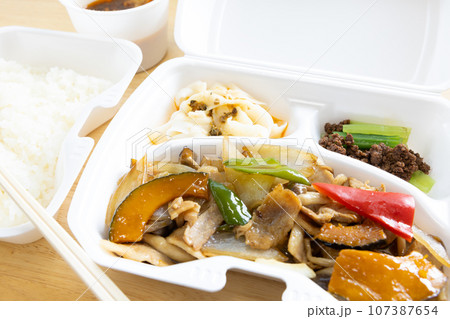 おいしい豚肉オイスター炒め弁当 おいしい豚肉オイスター炒め弁当 107387654