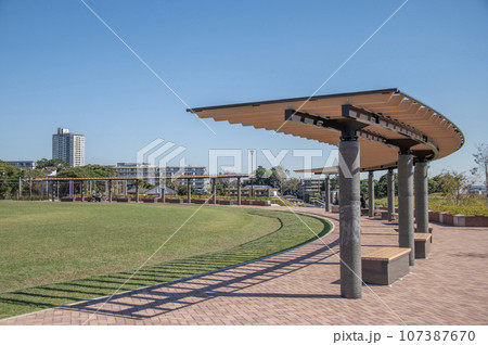 鶴見花月園公園　神奈川県横浜市鶴見区鶴見 107387670