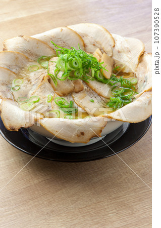 大盛りチャーシュー麺 大盛りチャーシュー麺 107390528
