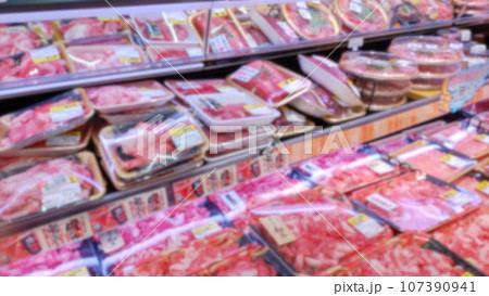 スーパーマーケットで販売される肉のぼかした画像javascript:void(0) 107390941