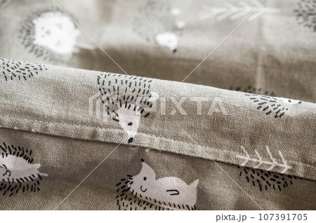 手作りエコバッグの縫い目 107391705