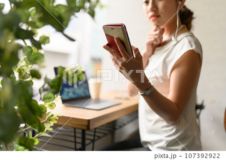 ビジネスシーン: Image photo ビジネスシーン: Image photo 107392922