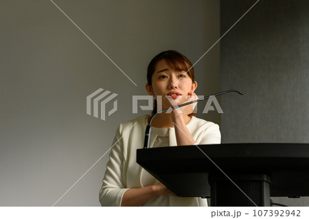 ビジネスシーン：　Image photo 107392942