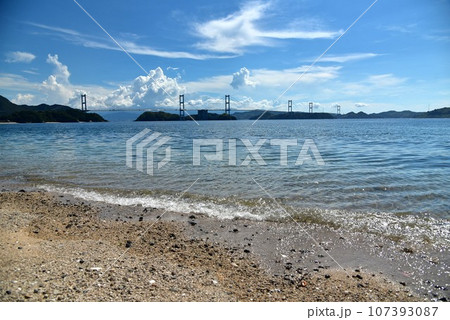 しまなみ海道の来島海峡をまたぐ来島海峡大橋 しまなみ海道の来島海峡をまたぐ来島海峡大橋 107393087