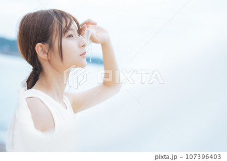 若い女性ポートレート 若い女性ポートレート 107396403
