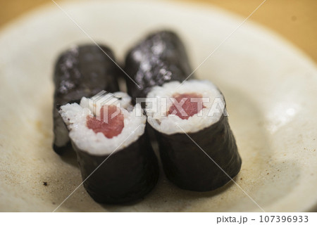 鉄火巻き 107396933