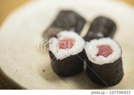 鉄火巻き 107396935