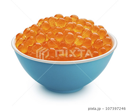 Bowl of red caviar isolated on white background 107397246