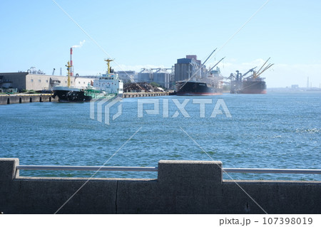 衣浦埠頭の景色 衣浦埠頭の景色 107398019