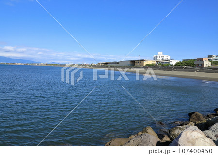 初秋の鵠沼海岸の風景 ( 2023年10月 / 神奈川県 藤沢市 ) 初秋の鵠沼海岸の風景 ( 2023年10月 / 神奈川県 藤沢市 ) 107400450