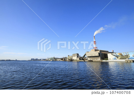 大阪府堺市　堺旧港付近の風景 107400708