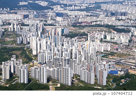【韓国城南市】高層マンション群 【韓国城南市】高層マンション群 107404712