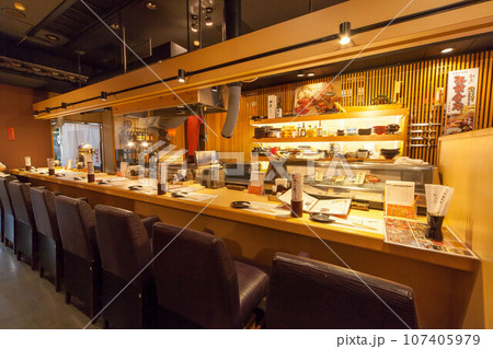 飲食店の店内風景 飲食店の店内風景 107405979