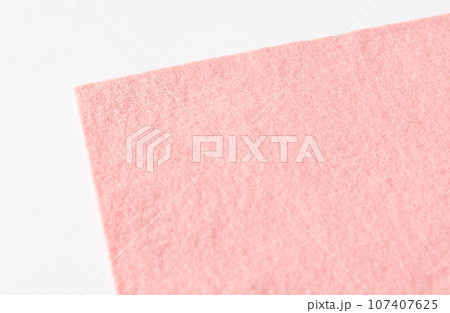 薄いピンク色のフェルト　手芸用品 107407625
